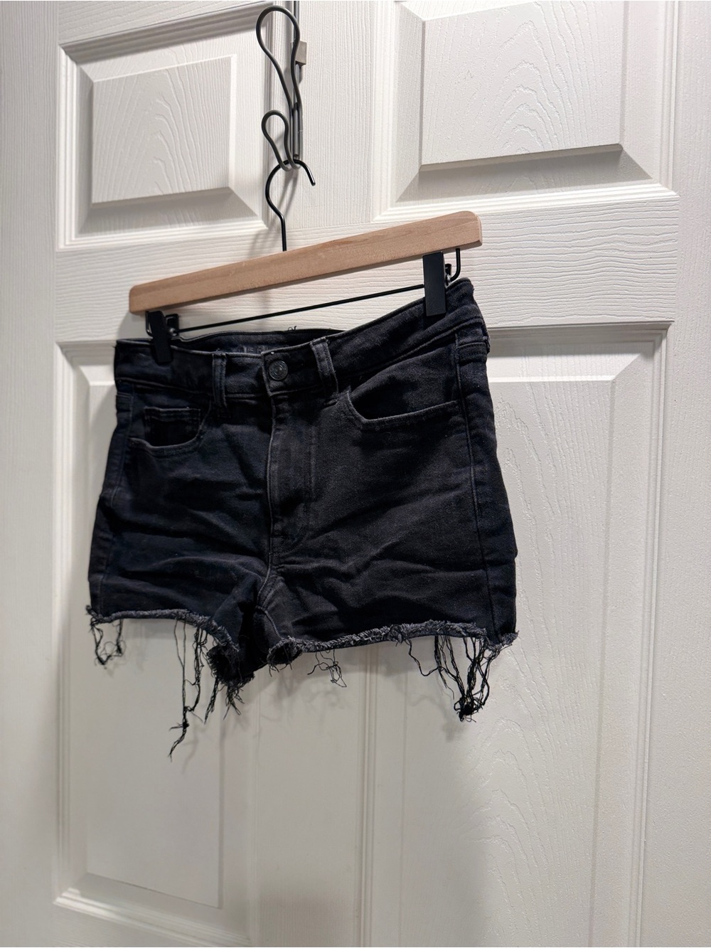 American Eagle High Rise Shortie – Size 6 – Black Raw Hem Distressed Shorts - Picture 3 of 10